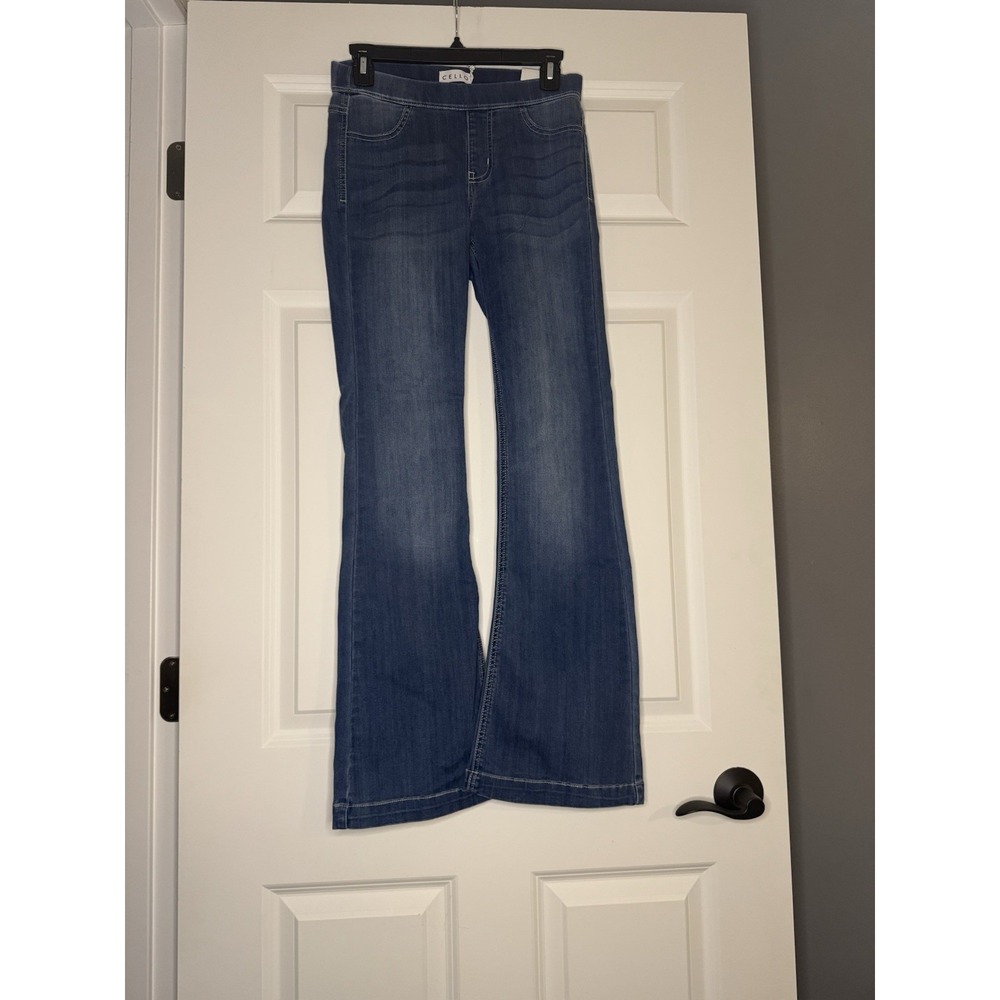 Cello Mid Rise Pull On Flare Jeans Small Nwt